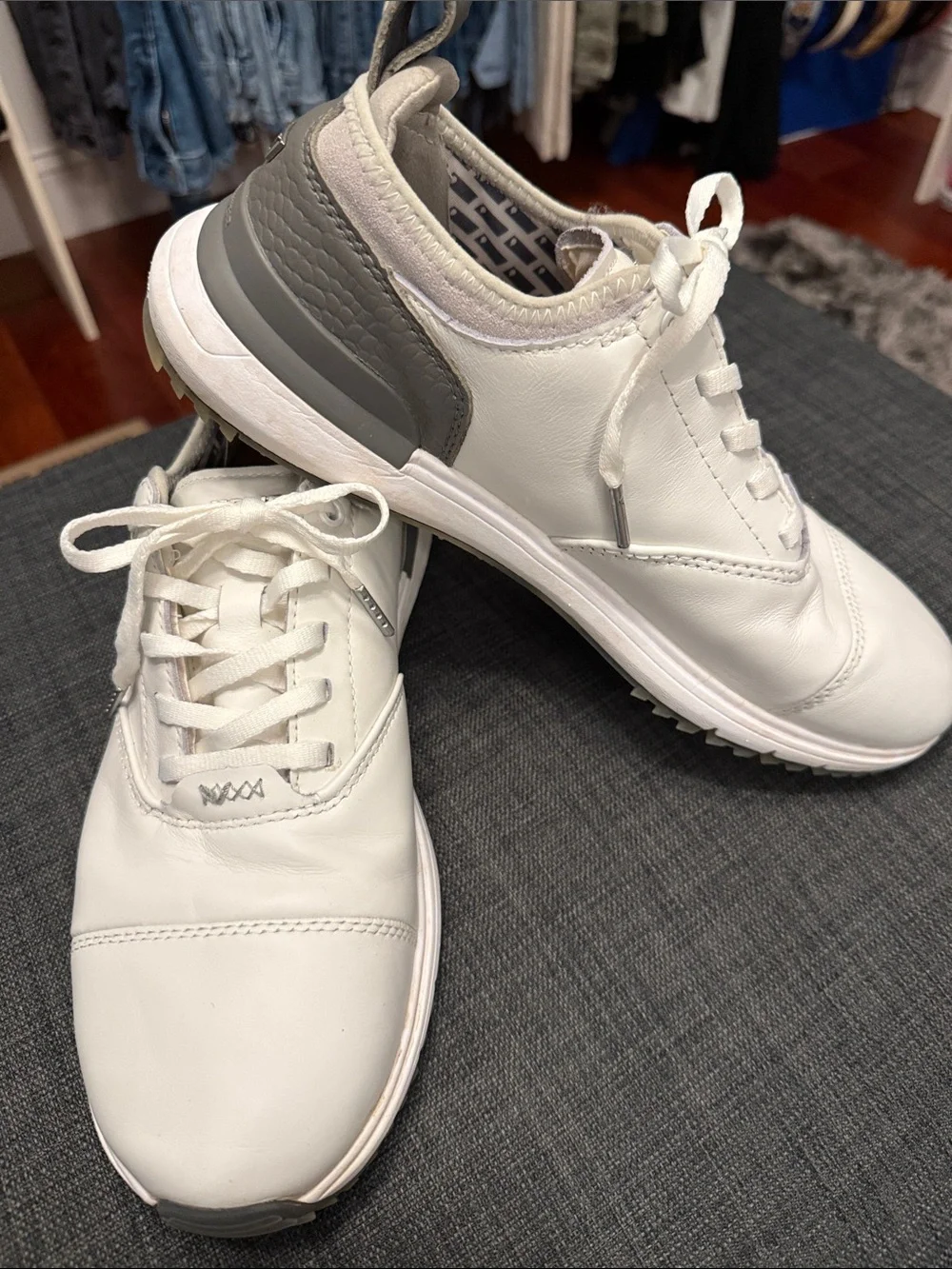White Men’s Leather Lace-Up Golf Shoes